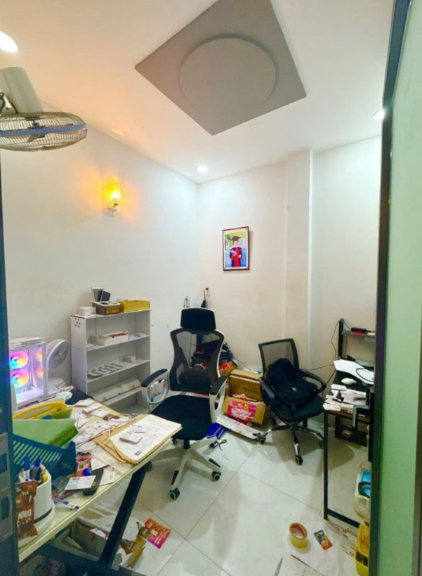 GẤP BÁN - CĂN NHÀ ĐÁP ỨNG ĐƯỢC MỌI TIÊU CHÍ TRONG GIA ĐÌNH - GIẢM NGAY 200 TRIỆU - CHỈ CÒN NHỈNH 2 TỶ !!